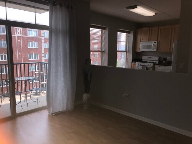 Foto del edificio - 656 Pearson St