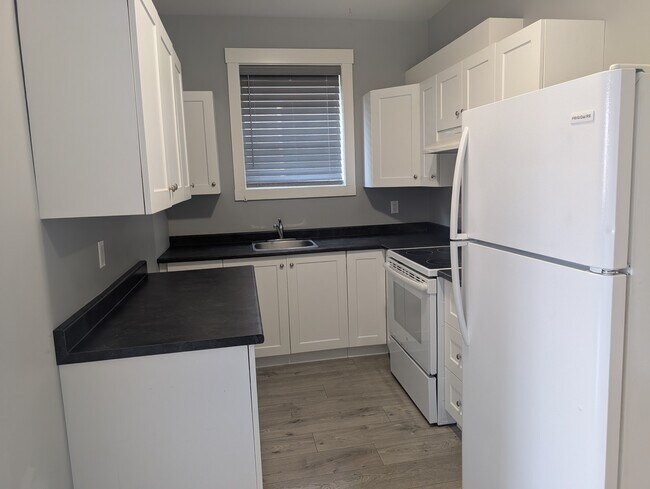 Photo du bâtiment - 46009 Fourth Ave