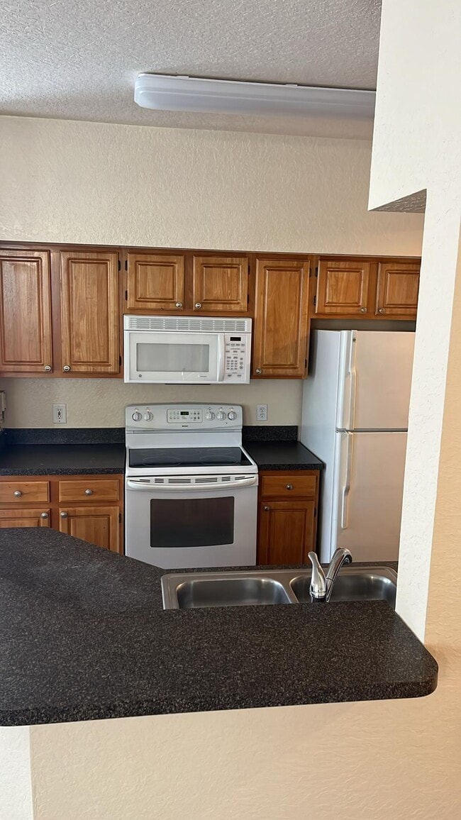 Building Photo - 6071 Westgate Dr