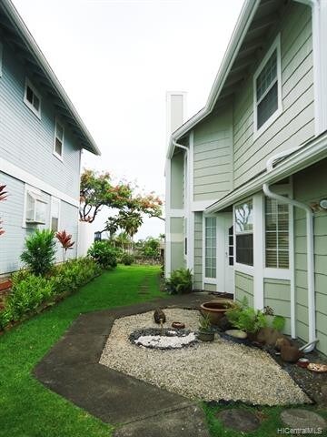 Building Photo - 98-1850 Kaahumanu St