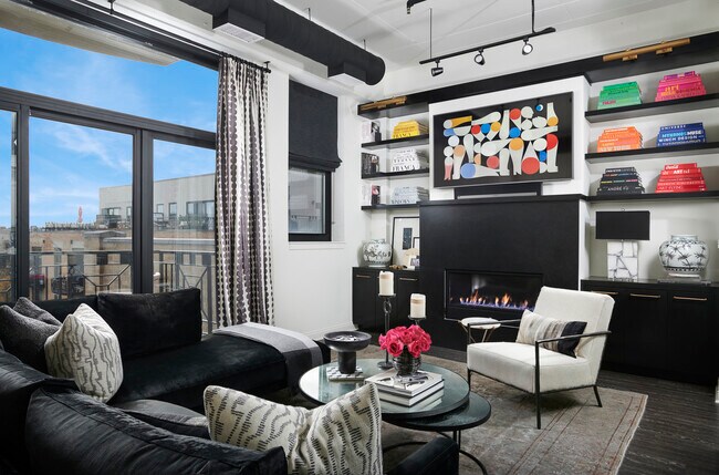 Foto del edificio - 1301 W Madison St