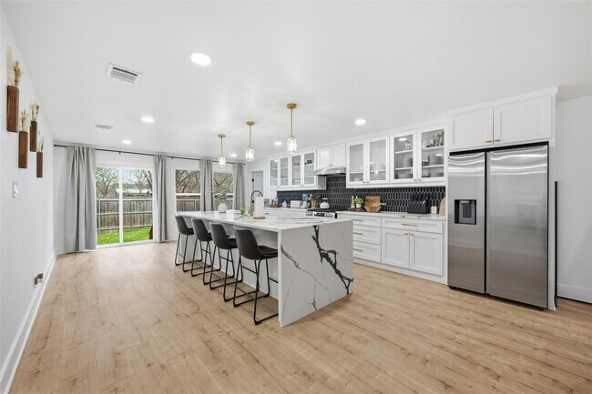 Foto del edificio - 508 W White Ave