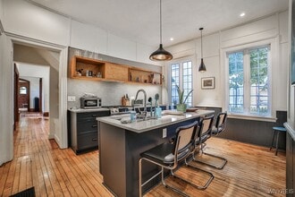 Building Photo - 298 Jersey St