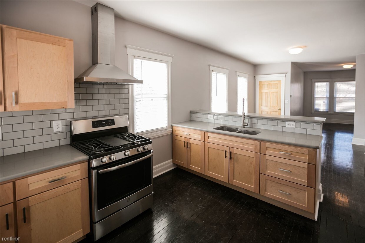 Foto principal - 7370 Cameron St