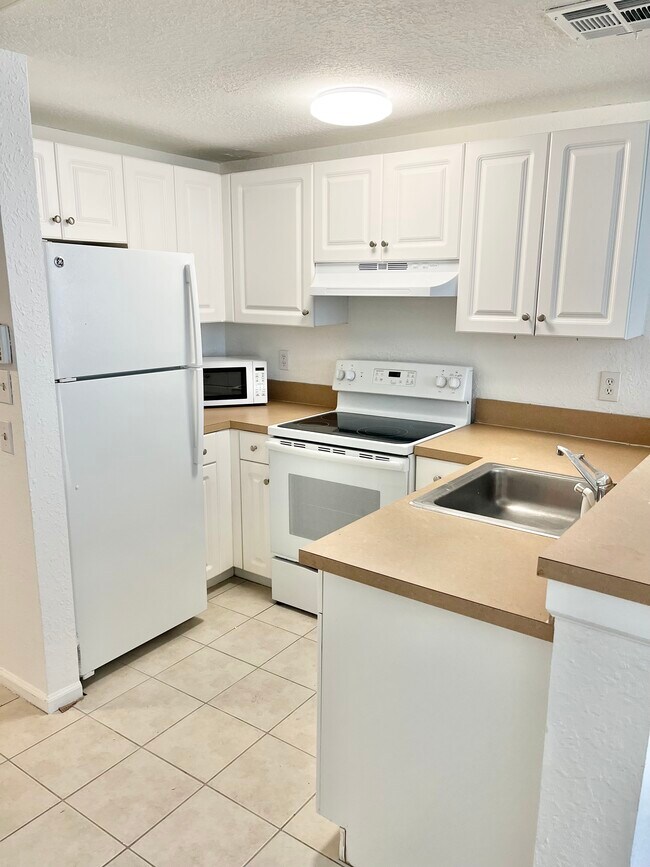 2429 N Dixie Hwy Unit 201, West Palm Beach, FL 33407 Apartments in