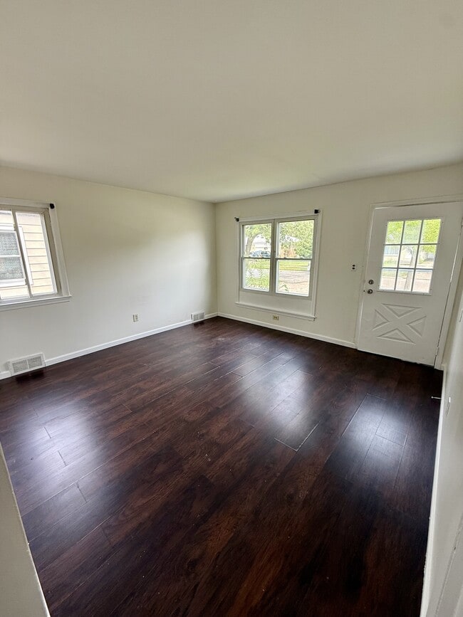 Building Photo - 21059 Gentner St
