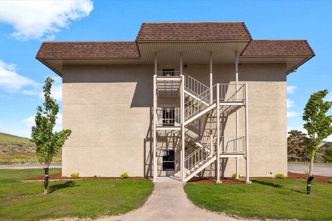 Foto del edificio - Desired 1 Bed 1 Bath with Great Views in a...