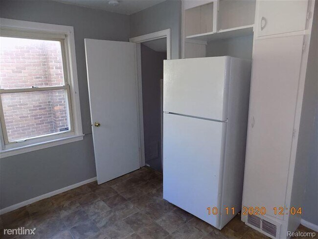 Building Photo - 20779 Blackmar Ave