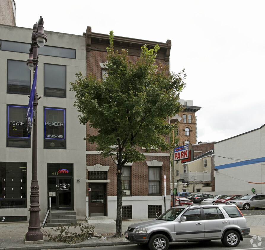 Building Photo - 415 S Broad St