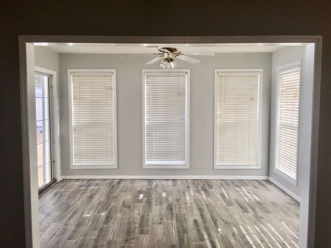 Foto del edificio - Coming Soon! 4 Bedroom 2 Bathroom Home