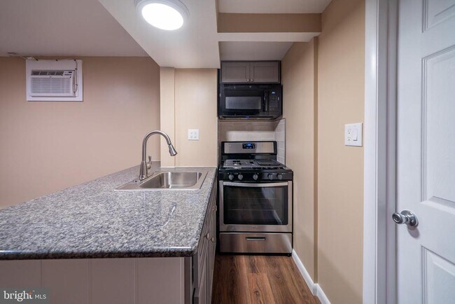 Foto del edificio - 2800 Edgmont Ave