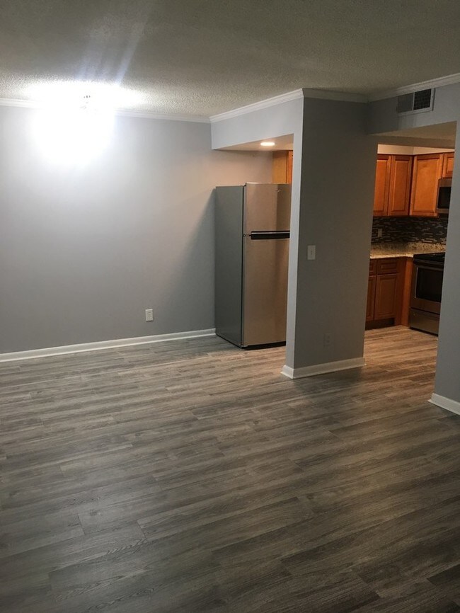 Foto del edificio - 3307 Mayflower St