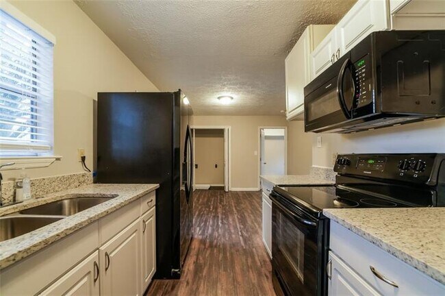 Foto del edificio - 1408 Sycamore Dr NW