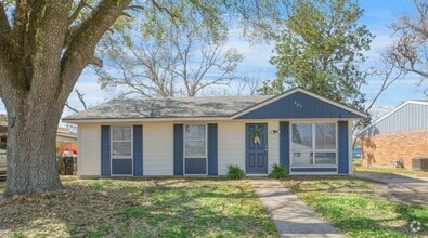 Building Photo - 701 Churchill Dr