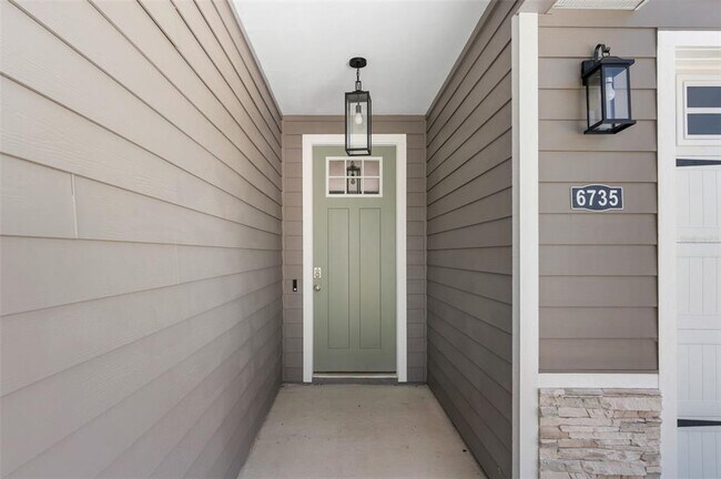 Foto del edificio - 6735 SW 10th Ln