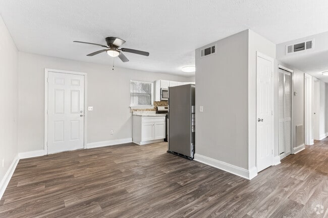 3BR, 1BA - 1,323SF - Dining Room - New Carrollwood