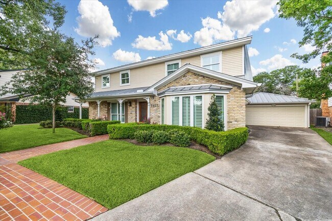 Foto del edificio - 2427 Blue Water Ln
