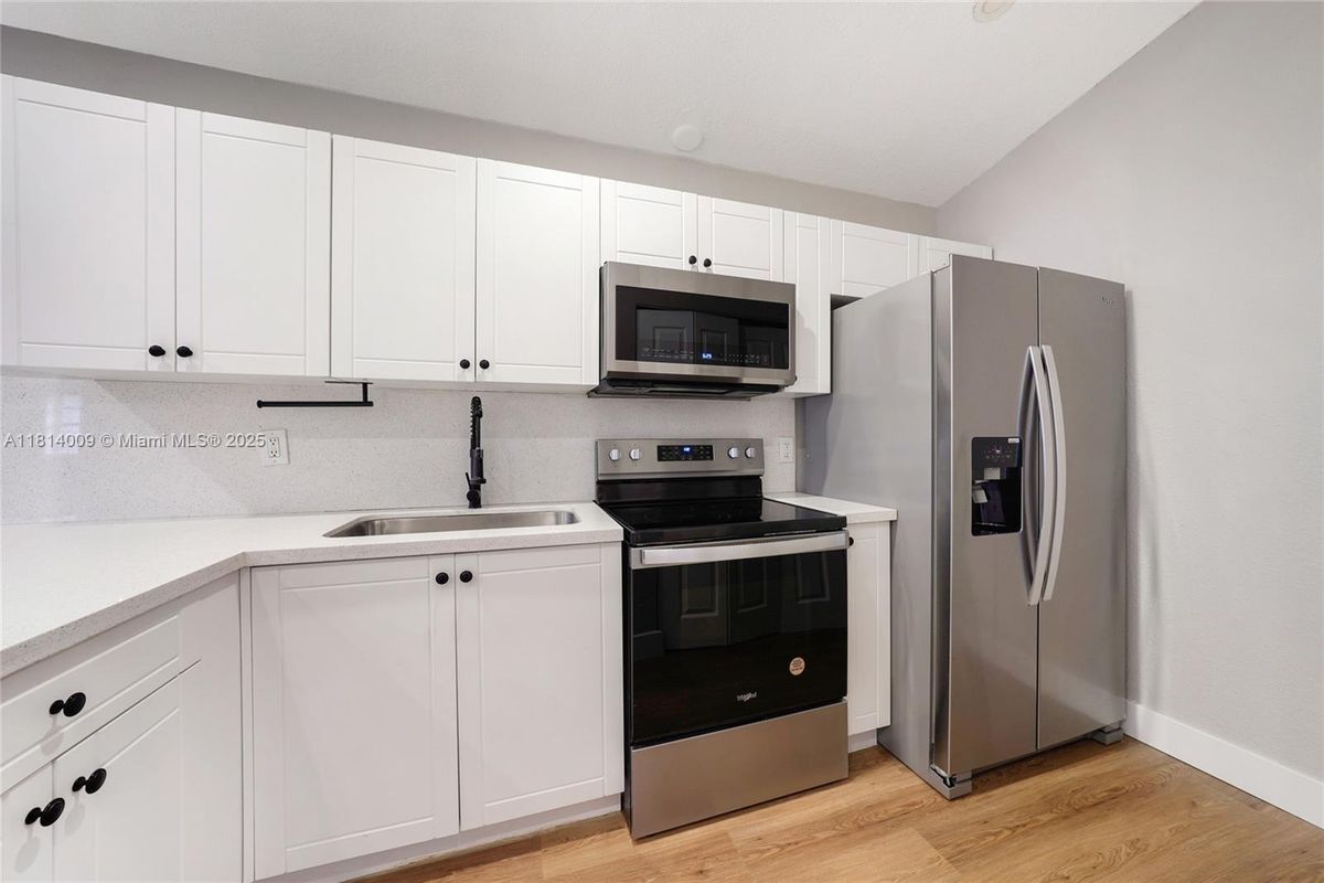 Primary Photo - 2769 W 74th Terrace