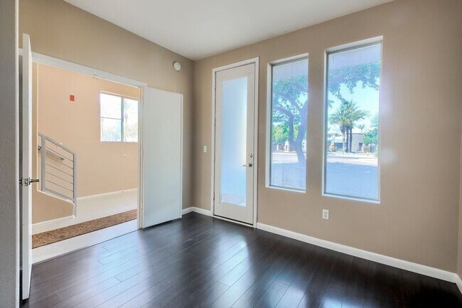 Foto del edificio - 6605 N 93RD Ave