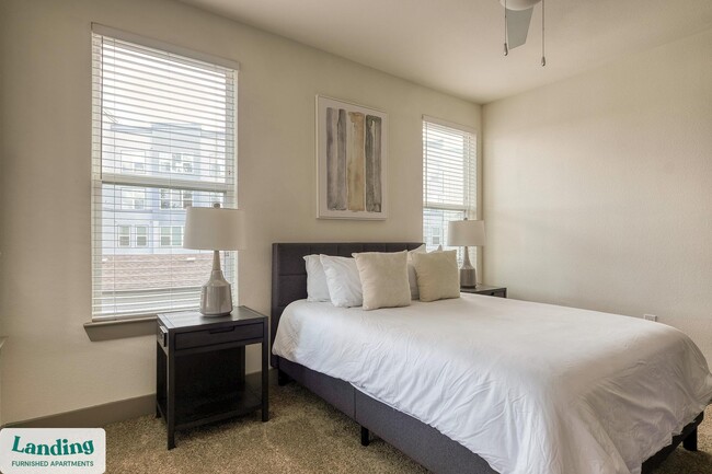 Foto del edificio - 300 Enclave Dr