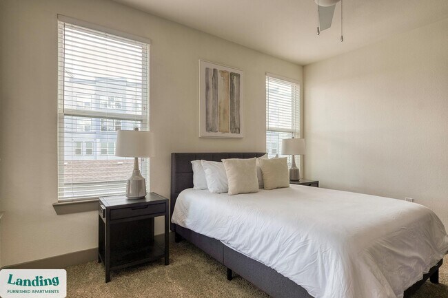 Foto del edificio - 300 Enclave Dr