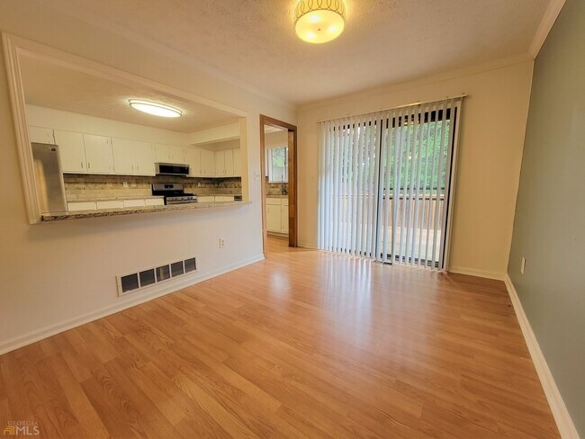 Building Photo - 695 Waterbrook Terrace