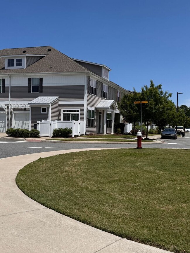 Foto del edificio - Resort like Living!