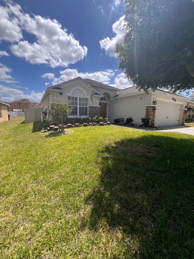 Foto del edificio - 3 Bedroom Single Family Home in Haines City