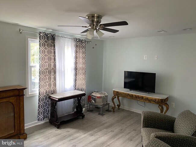 Foto del edificio - 6227 Dalrymple Rd