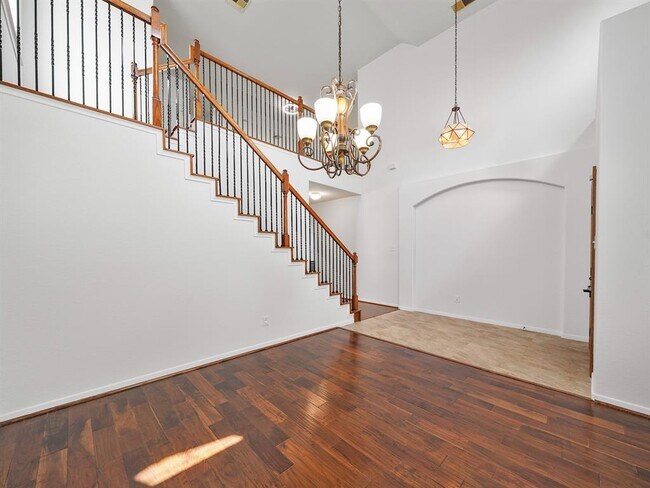 Foto del edificio - 25718 Westbourne Dr