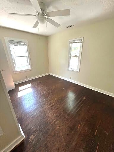 Foto del edificio - 1411 Halsey Ave NE