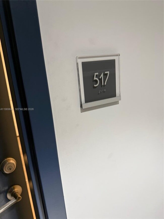 Building Photo - 437 SW 4th Ave