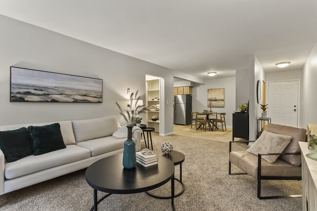 Building Photo - The Highlands Apartments