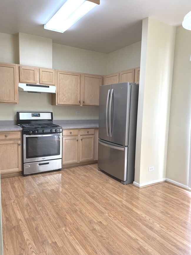 Building Photo - 595 S PARKSIDE Dr