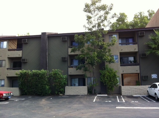 Primary Photo - 8614 Woodley Ave