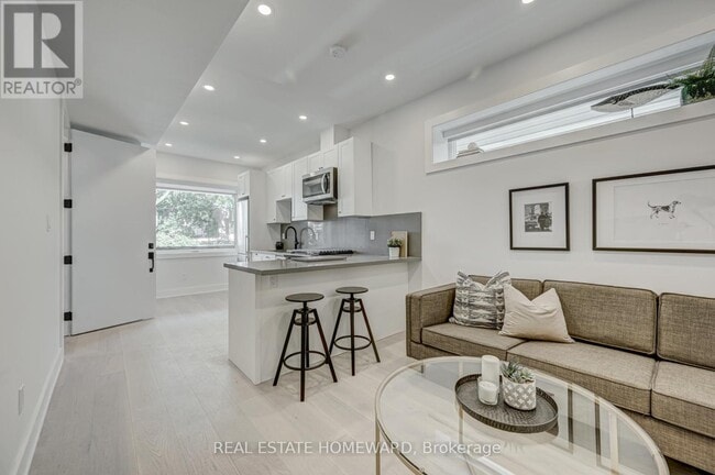 Photo du bâtiment - 40 Dewhurst Blvd