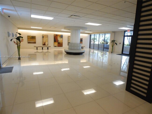 Foto del edificio - 1623 Collins Ave