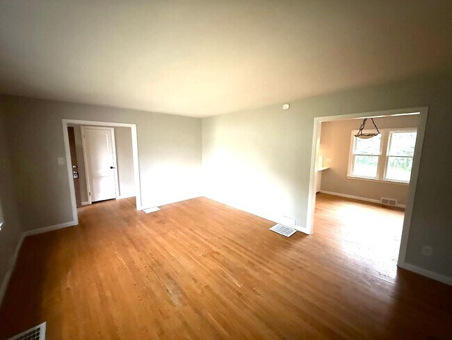 Foto del edificio - 1623 N Spencer Ave