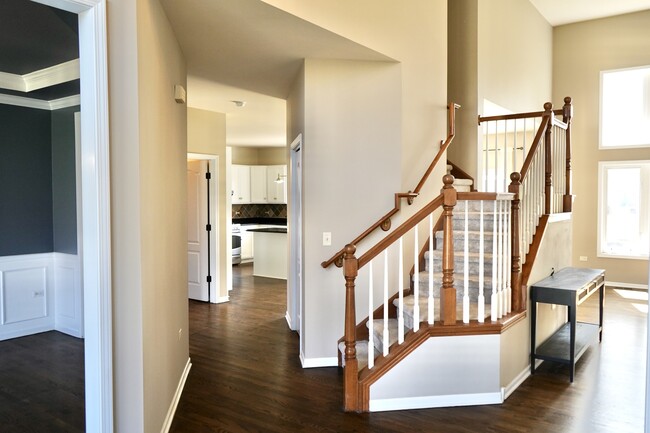 Building Photo - 5739 Rosinweed Ln