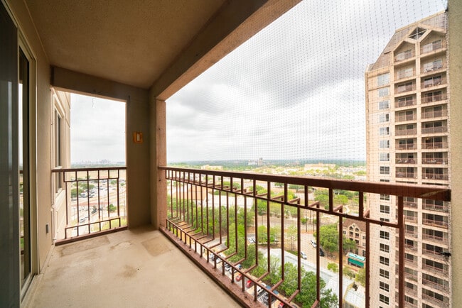 Building Photo - 1 Towers Park Ln