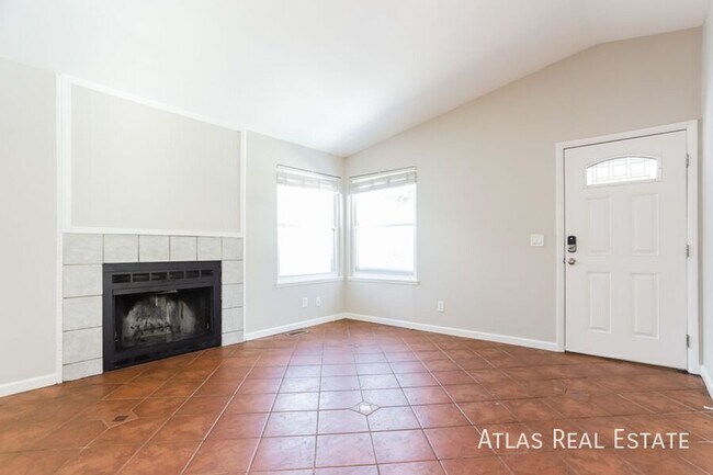 Building Photo - 4835 S Pitkin Way