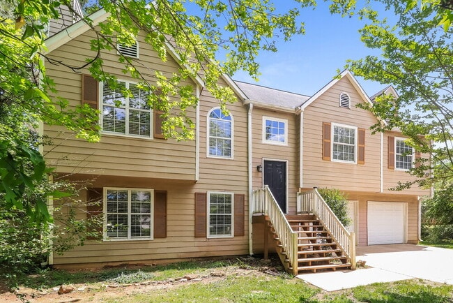 Building Photo - 523 White Pines Dr
