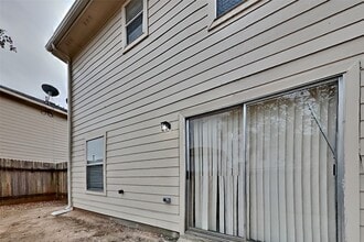 Building Photo - 11802 Rolling Stream Dr