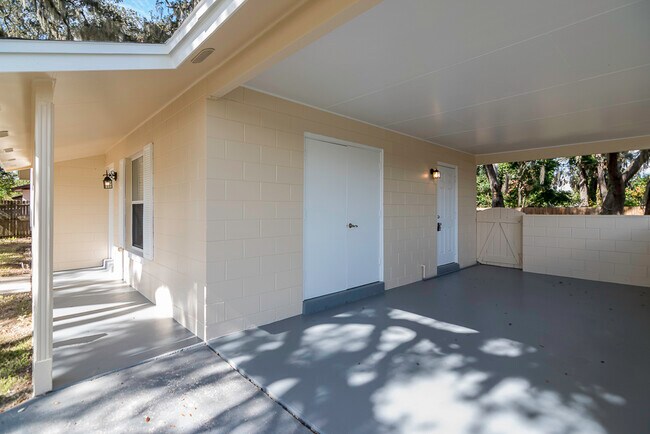 Building Photo - 707 Wynn Dr