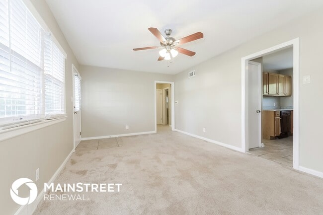 Building Photo - 1103 Skyline Dr