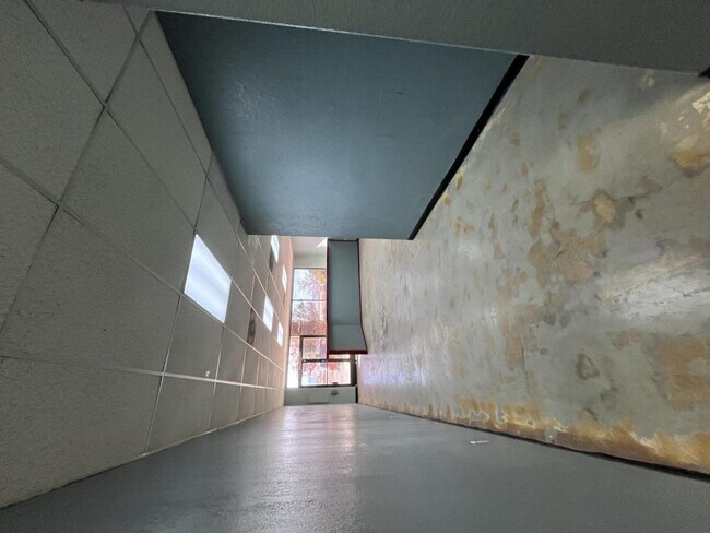 Foto del edificio - 4401 W Rosamond Blvd