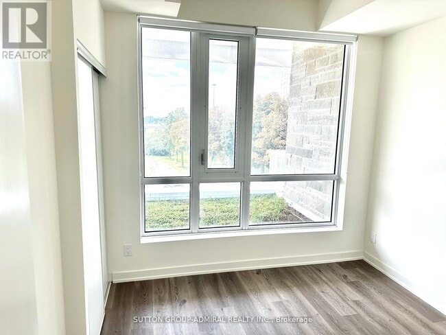 Building Photo - 10 Deerlick Ct