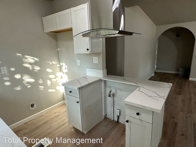 Foto del edificio - 3 br, 1 bath House - 1308 Cardoso Ave.