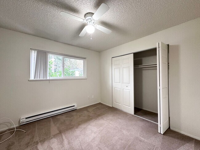 Foto del edificio - LOVELY & AFFORDABLE! Duplex community in the heart of Sandy, OR!
