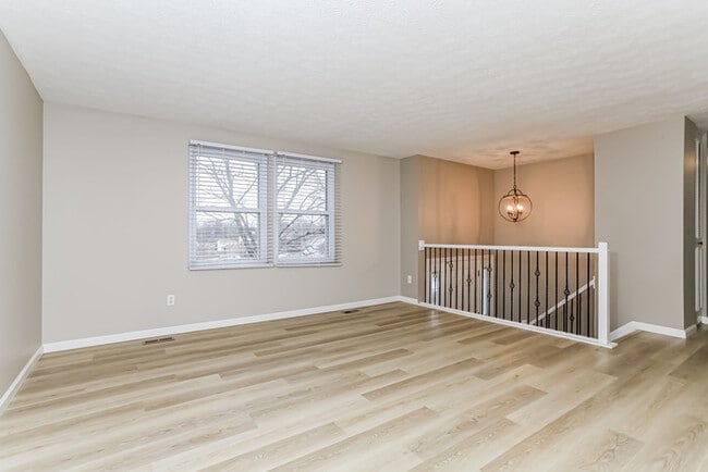 Building Photo - 5370 Casual Ct
